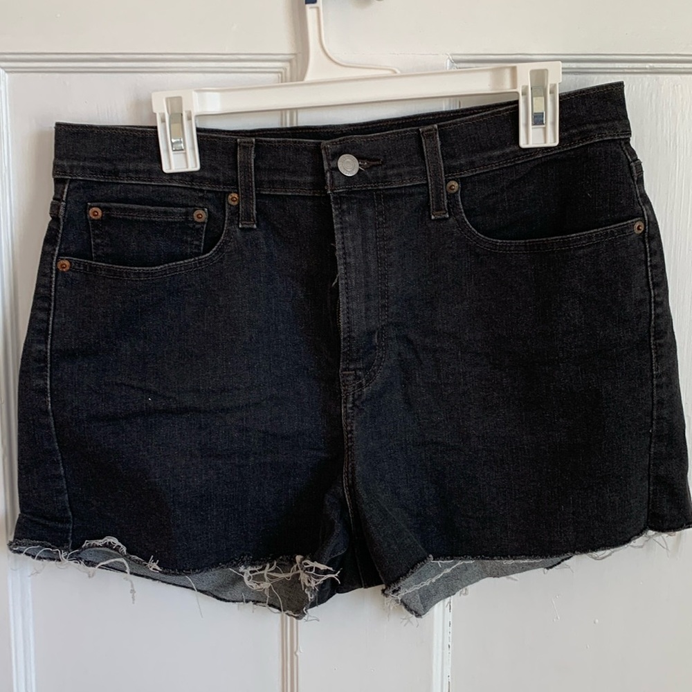Black Levi’s Jean Shorts